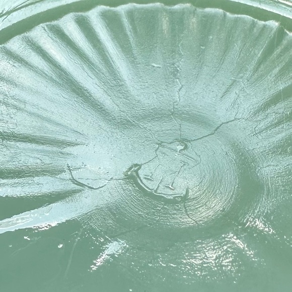 Jadeite Fire King, Anchor Hocking Saucers - Picture 7 of 7